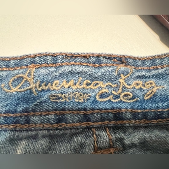 American Rag Blue Jeans- Juniors | Style: Distressed Cropped2 | Size:11 *Vintage - Picture 12 of 12